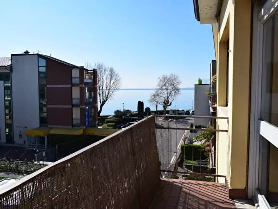 Immagine 22 di Appartamento in vendita  in VIA MIRABELLO a Bardolino