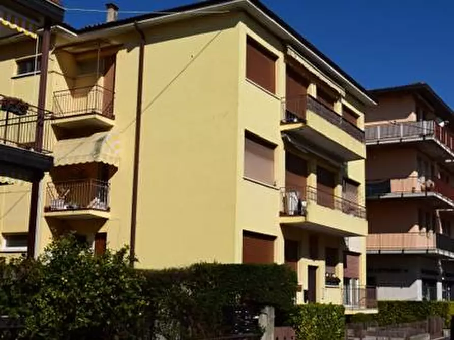 Immagine 26 di Appartamento in vendita  in VIA MIRABELLO a Bardolino