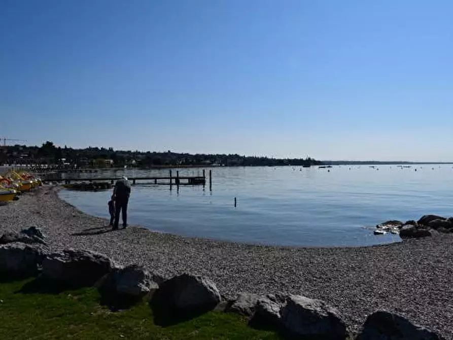 Immagine 28 di Appartamento in vendita  in VIA MIRABELLO a Bardolino