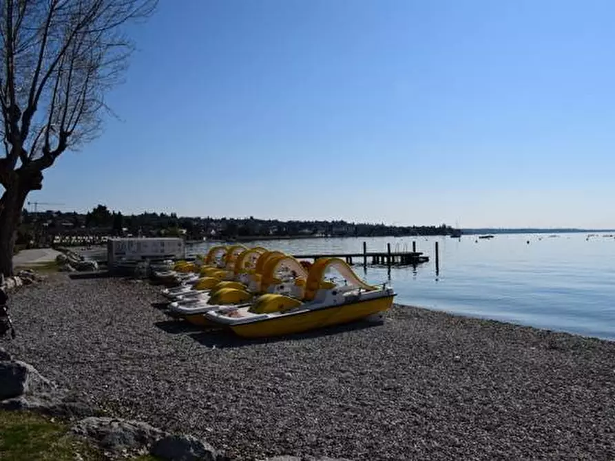 Immagine 30 di Appartamento in vendita  in VIA MIRABELLO a Bardolino