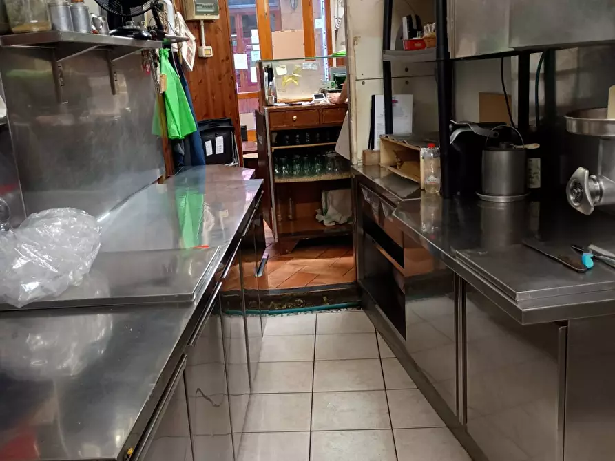 Immagine 4 di Attività commerciale in vendita  in via di sotto a Volterra