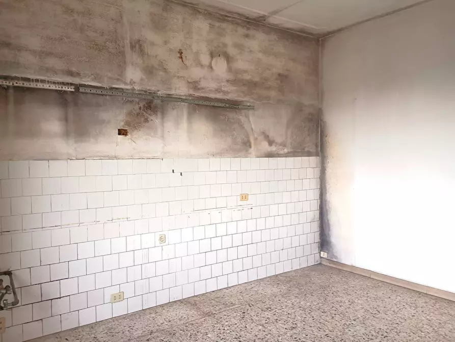 Immagine 6 di Appartamento in vendita  in via luigi galvani a Pontedera