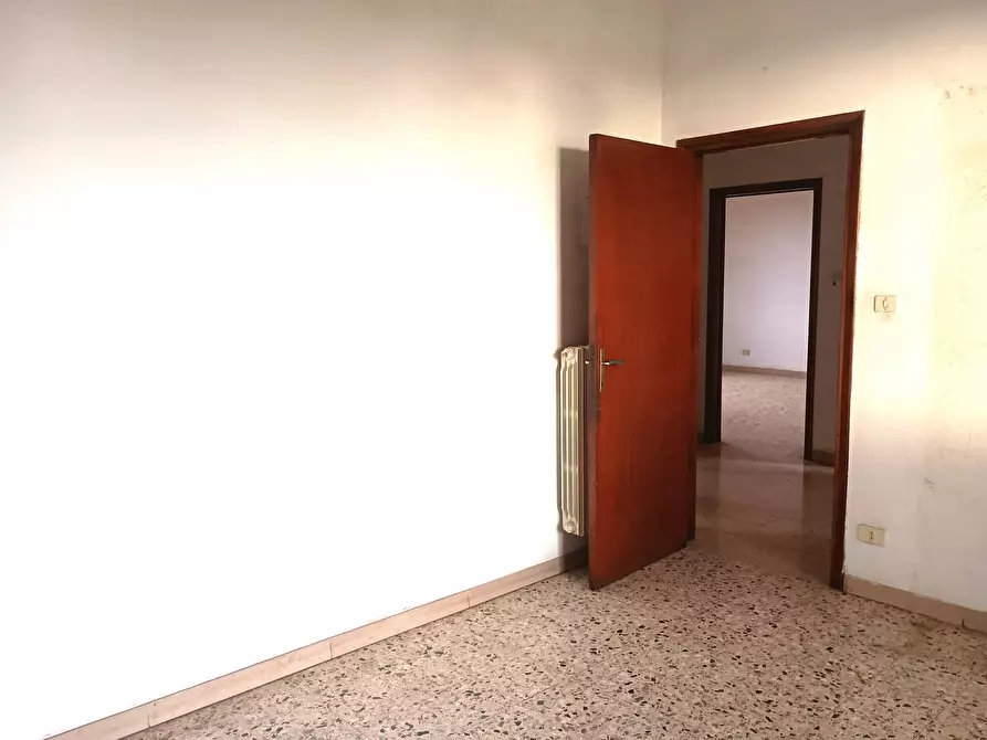 Immagine 7 di Appartamento in vendita  in via luigi galvani a Pontedera