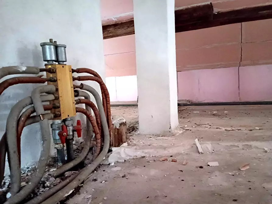 Immagine 19 di Appartamento in vendita  in via luigi galvani a Pontedera