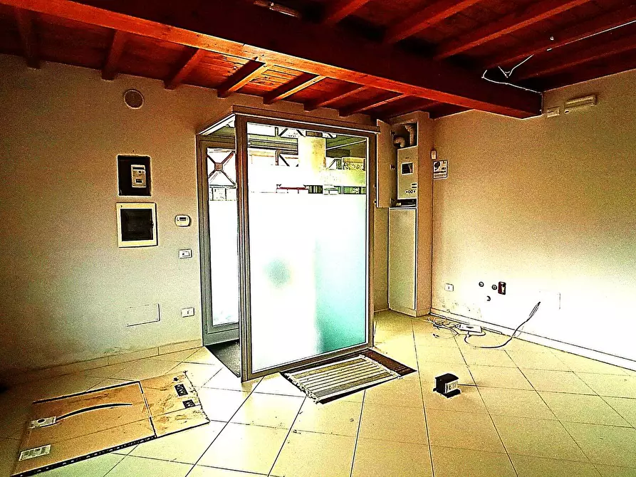 Immagine 17 di Appartamento in vendita  in via fermi a Ponsacco