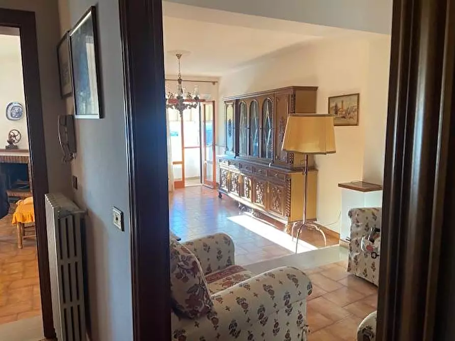 Immagine 5 di Appartamento in vendita  in piazza la pira a Palaia