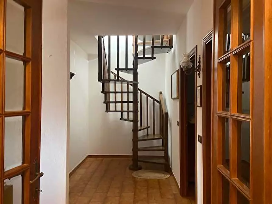 Immagine 18 di Appartamento in vendita  in piazza la pira a Palaia