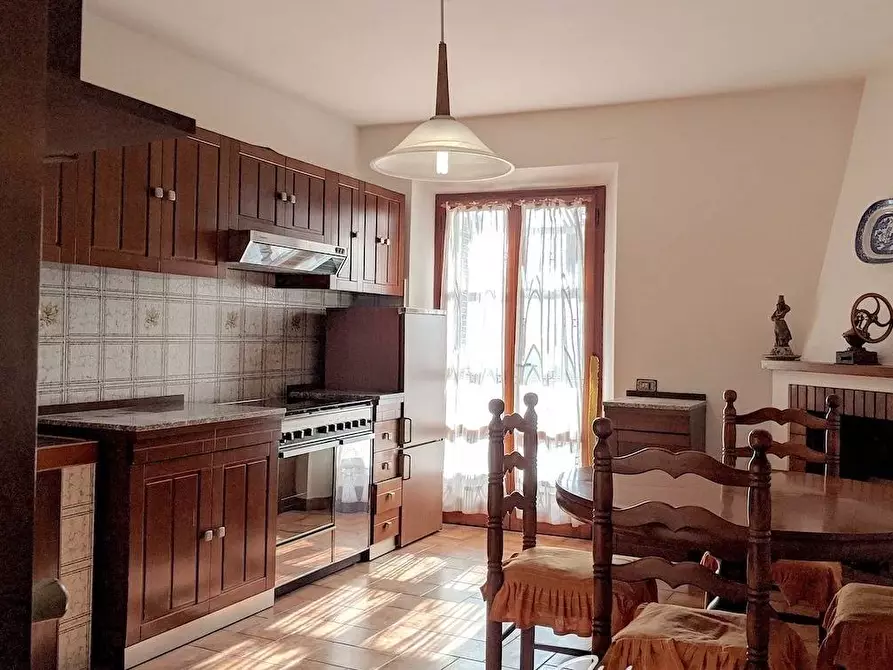 Immagine 1 di Appartamento in vendita  in piazza la pira a Palaia