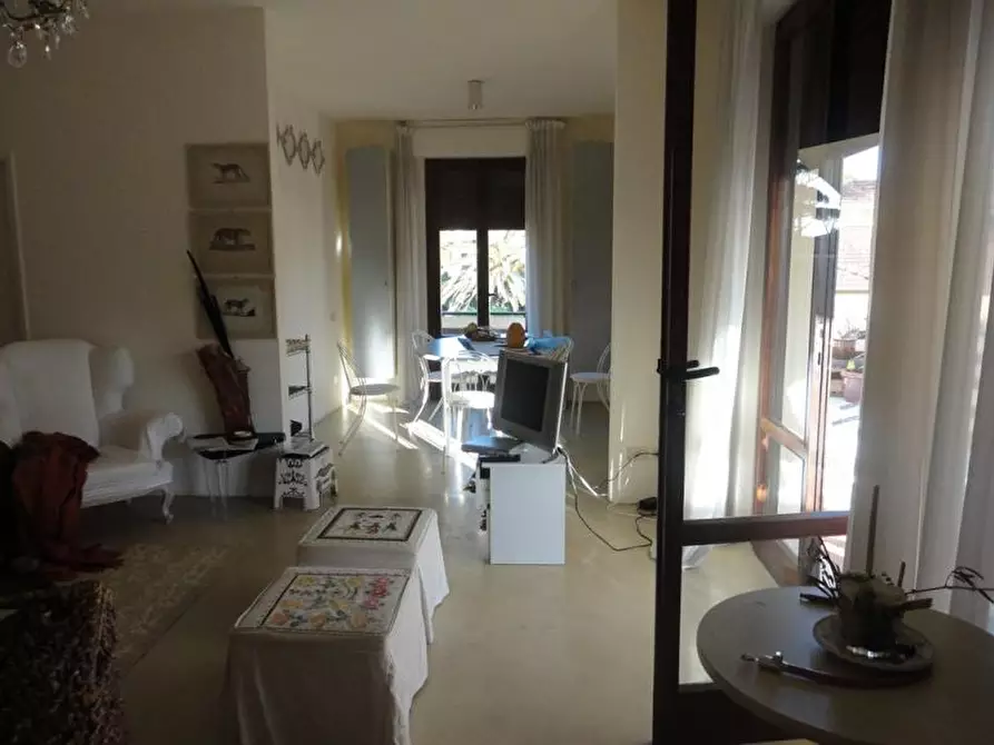 Immagine 2 di Appartamento in affitto  a Forte Dei Marmi