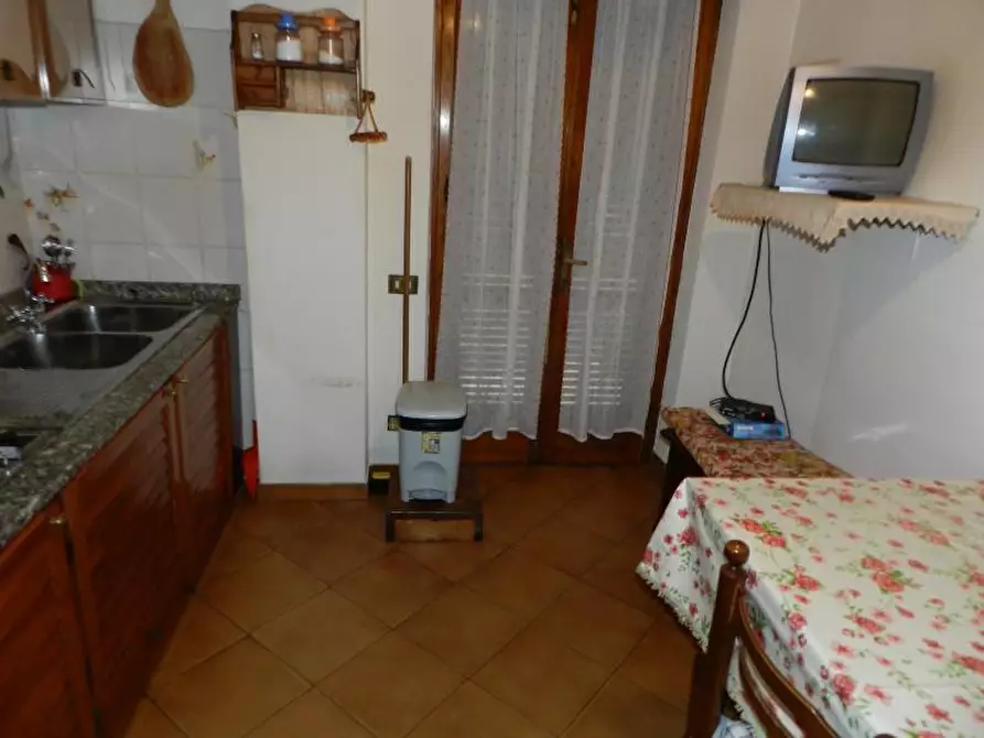 Immagine 15 di Casa indipendente in vendita  a Massa