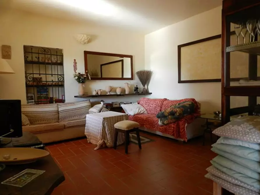 Immagine 11 di Rustico / casale in vendita  a Pietrasanta