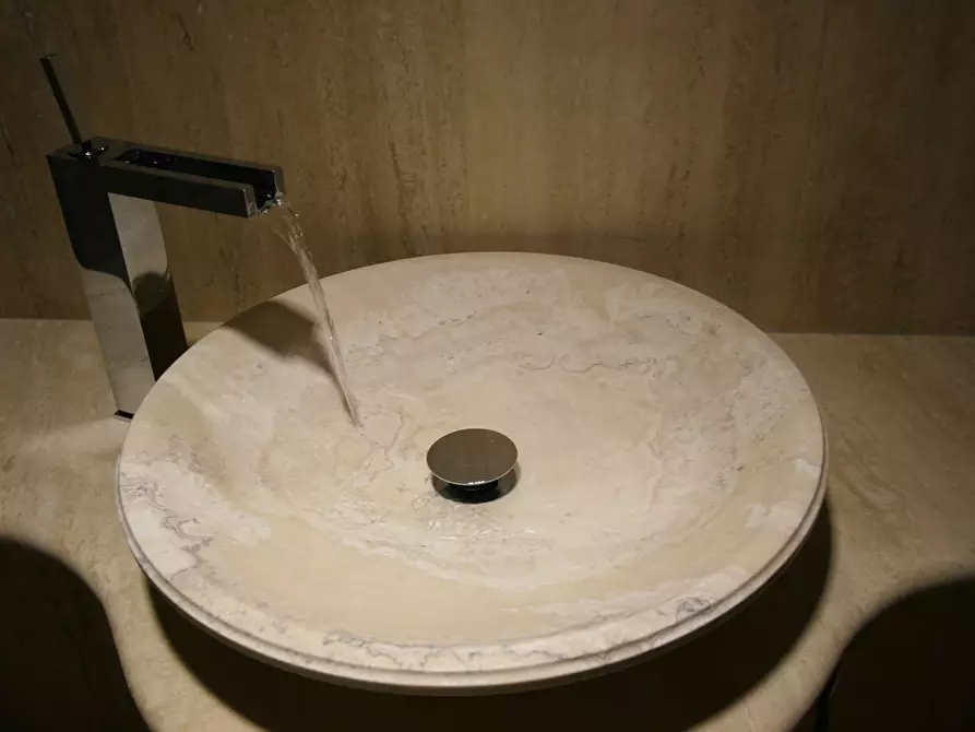 Immagine 26 di Villa in vendita  a Camaiore