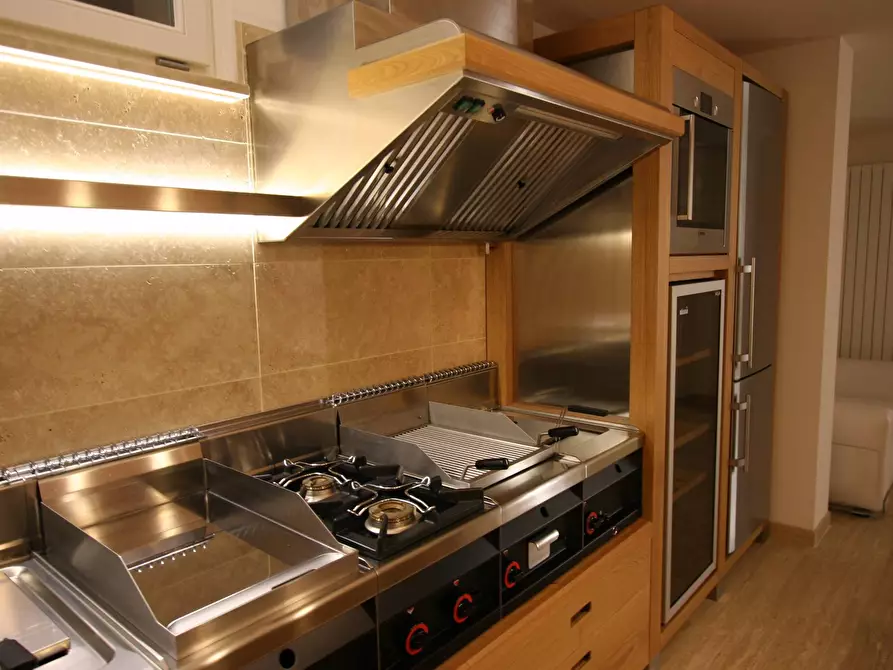 Immagine 28 di Villa in vendita  a Camaiore