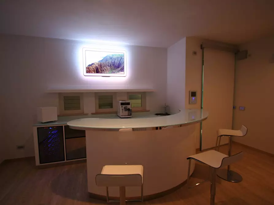 Immagine 19 di Villa in vendita  a Camaiore