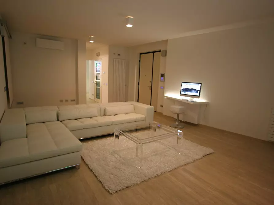 Immagine 6 di Villa in vendita  a Camaiore