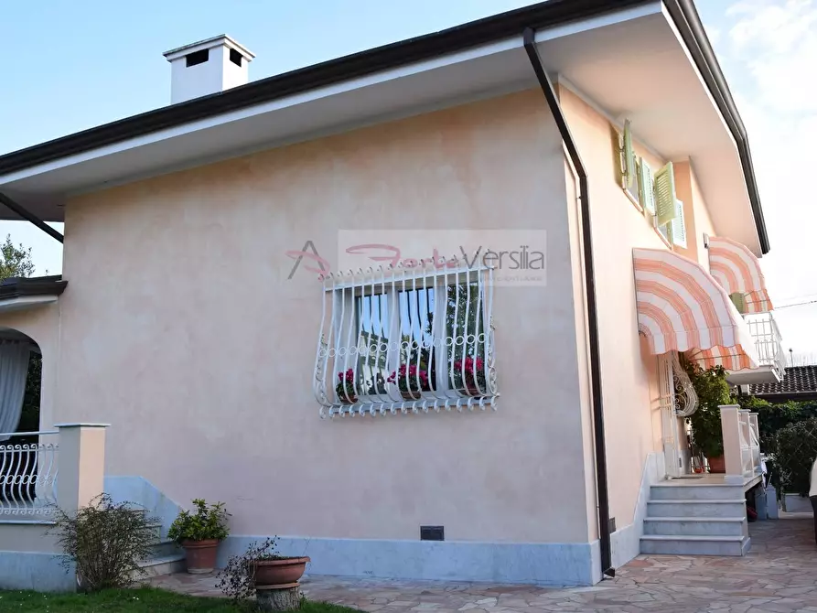 Immagine 4 di Villa in affitto  a Forte Dei Marmi