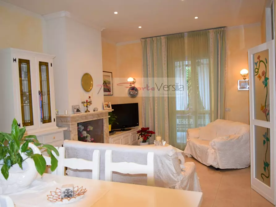 Immagine 7 di Villa in affitto  a Forte Dei Marmi