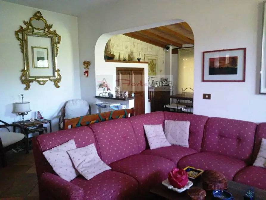 Immagine 12 di Villa in vendita  a Montignoso