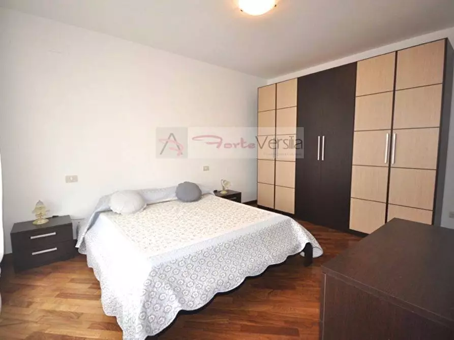 Immagine 13 di Villetta a schiera in affitto  a Seravezza