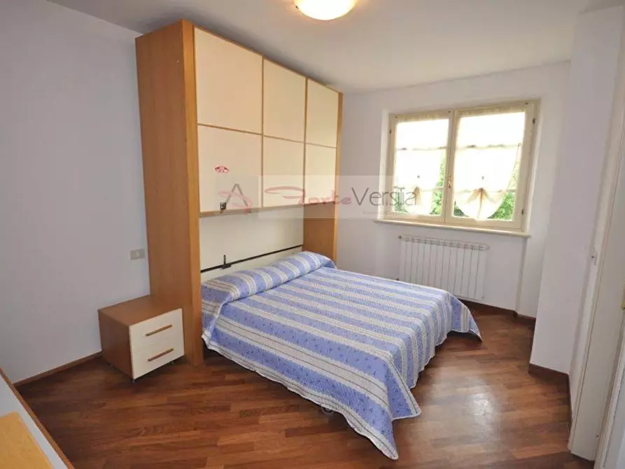 Immagine 14 di Villetta a schiera in affitto  a Seravezza