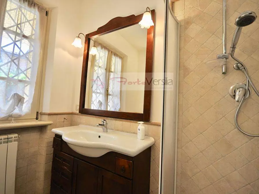 Immagine 19 di Villetta a schiera in affitto  a Seravezza