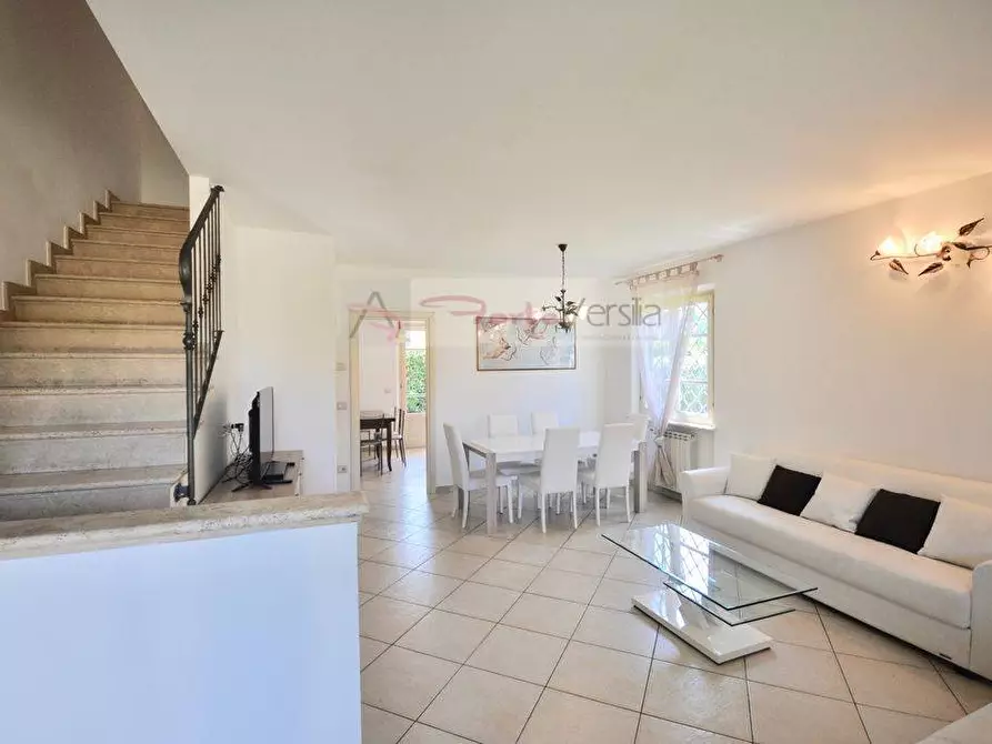 Immagine 8 di Villetta a schiera in affitto  a Seravezza