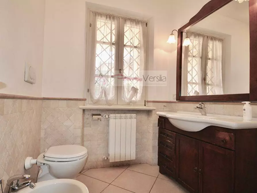 Immagine 20 di Villetta a schiera in affitto  a Seravezza