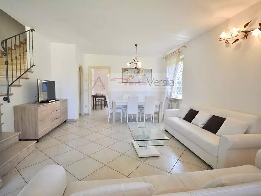 Immagine 7 di Villetta a schiera in affitto  a Seravezza