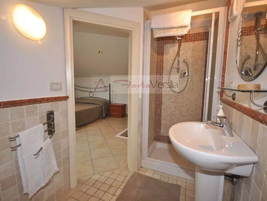 Immagine 23 di Villetta a schiera in affitto  a Seravezza