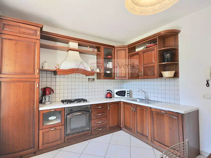 Immagine 10 di Villetta a schiera in affitto  a Seravezza