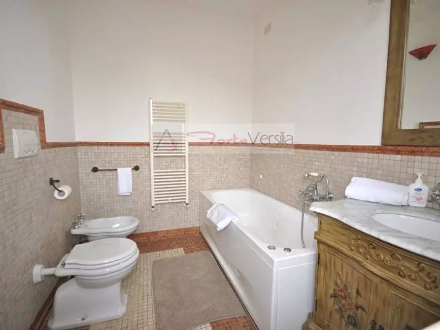 Immagine 24 di Villetta a schiera in affitto  a Seravezza