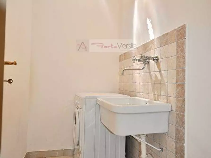 Immagine 18 di Villetta a schiera in affitto  a Seravezza