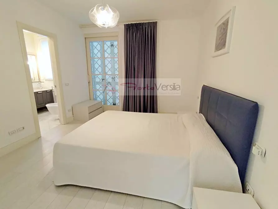 Immagine 20 di Villa in vendita  a Forte Dei Marmi