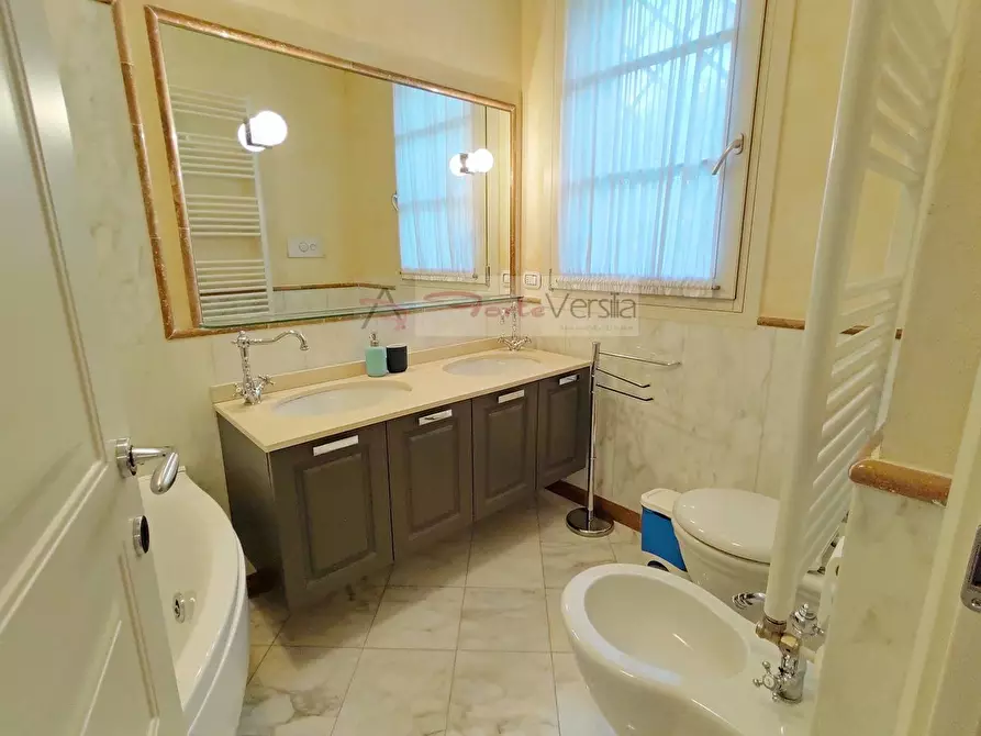 Immagine 22 di Villa in vendita  a Forte Dei Marmi