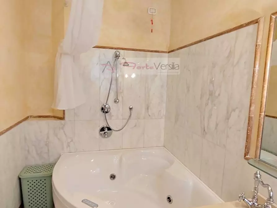 Immagine 23 di Villa in vendita  a Forte Dei Marmi