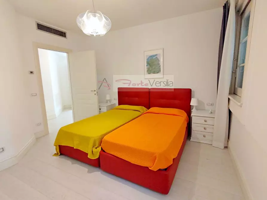 Immagine 27 di Villa in vendita  a Forte Dei Marmi