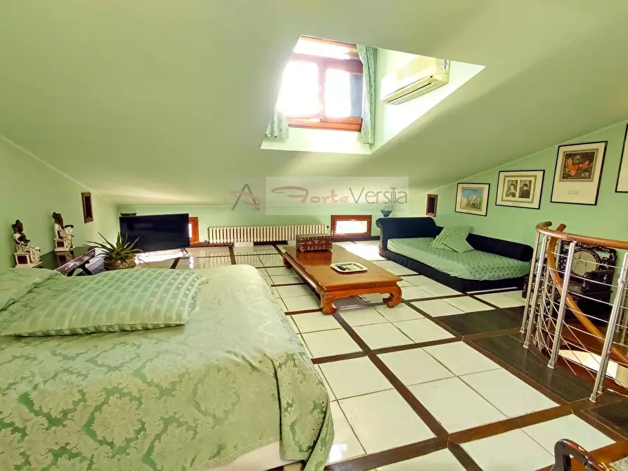 Immagine 25 di Appartamento in vendita  a Pietrasanta