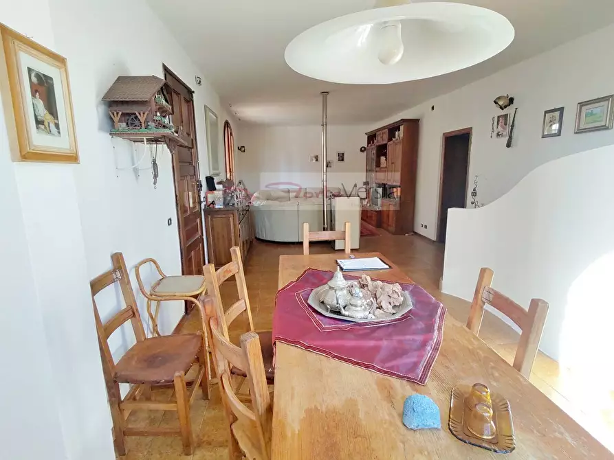 Immagine 2 di Villa in vendita  a Forte Dei Marmi