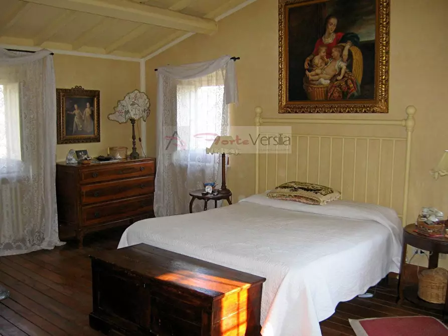 Immagine 21 di Villa in vendita  a Camaiore