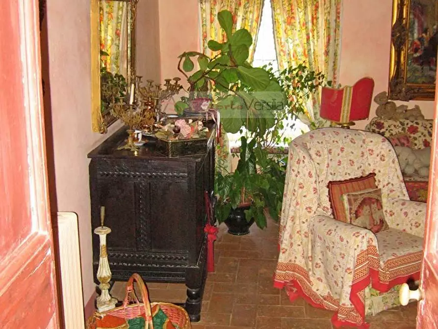Immagine 24 di Villa in vendita  a Camaiore