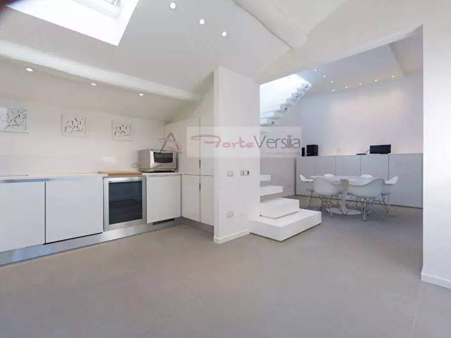 Immagine 2 di Attico in vendita  a Forte Dei Marmi