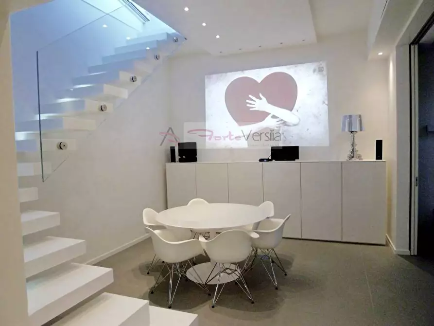 Immagine 10 di Attico in vendita  a Forte Dei Marmi