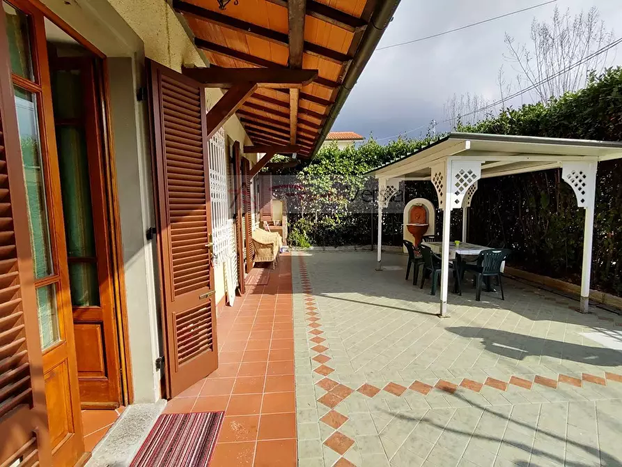 Immagine 4 di Casa semindipendente in affitto  a Forte Dei Marmi