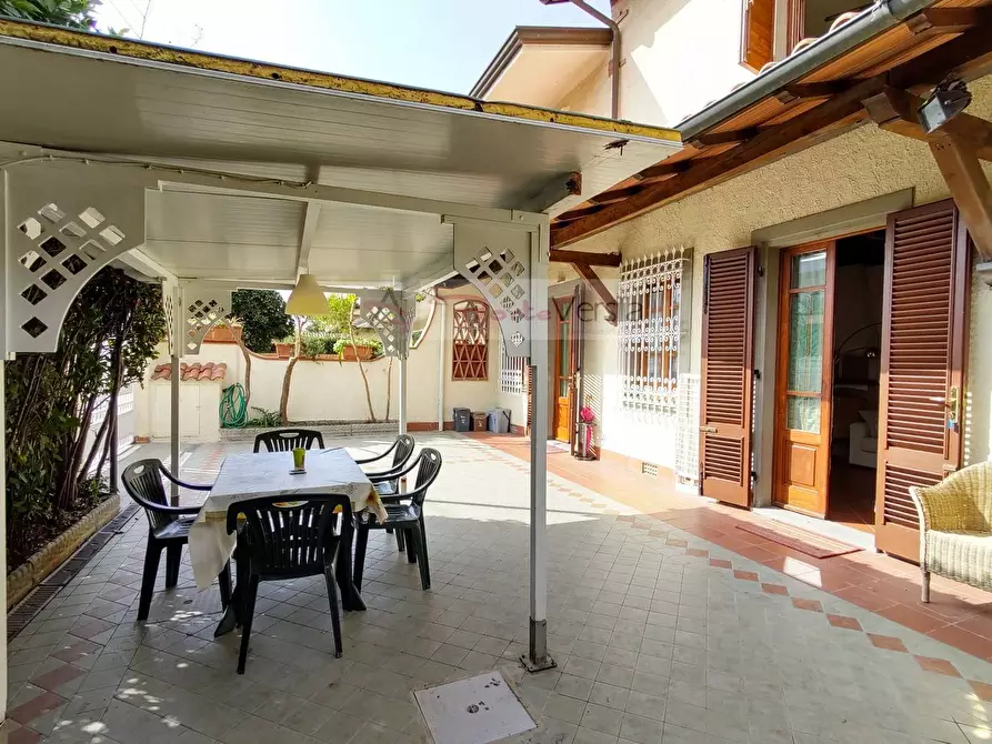 Immagine 6 di Casa semindipendente in affitto  a Forte Dei Marmi