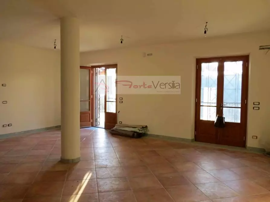 Immagine 9 di Rustico / casale in vendita  a Pietrasanta