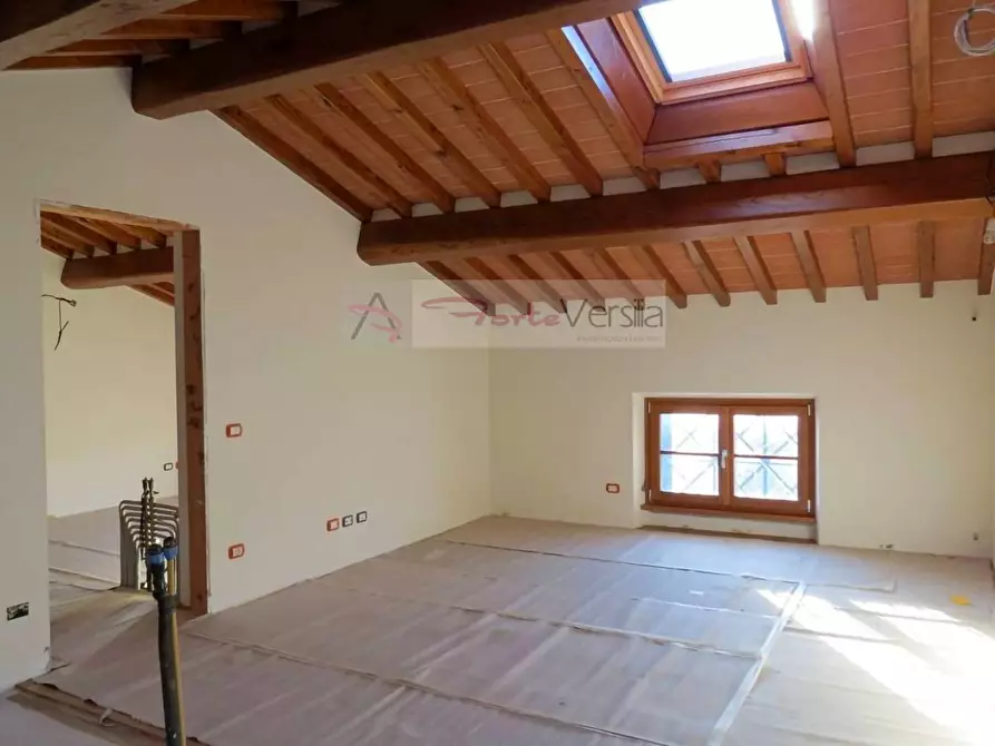 Immagine 11 di Rustico / casale in vendita  a Pietrasanta