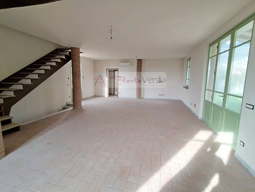 Immagine 7 di Villa in vendita  a Pietrasanta