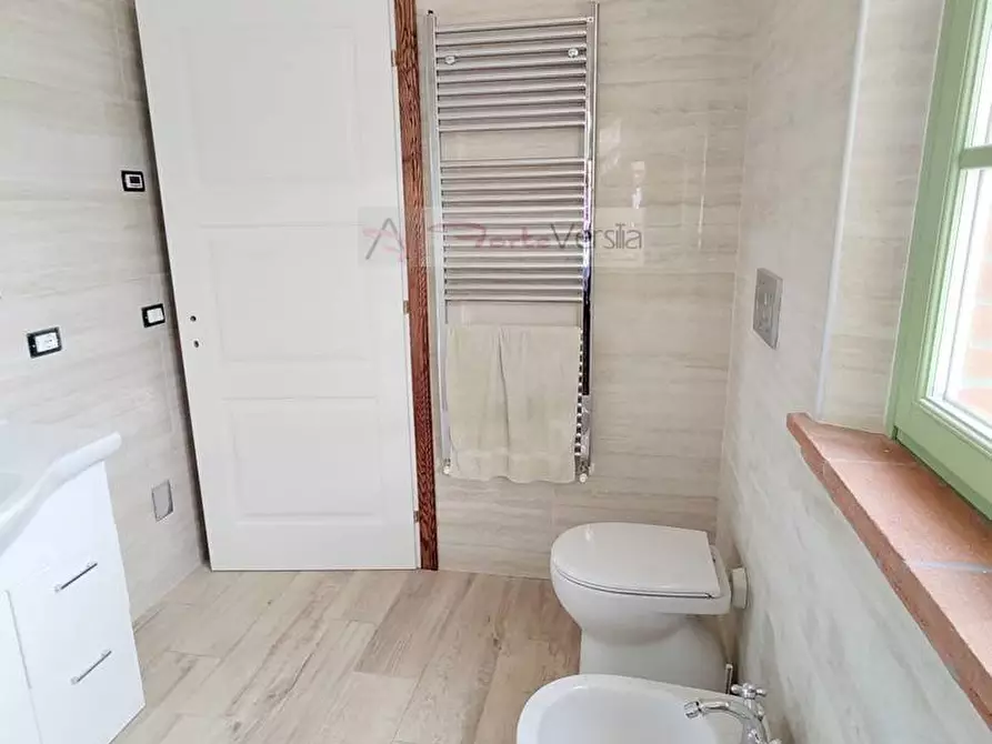 Immagine 10 di Villa in vendita  a Pietrasanta