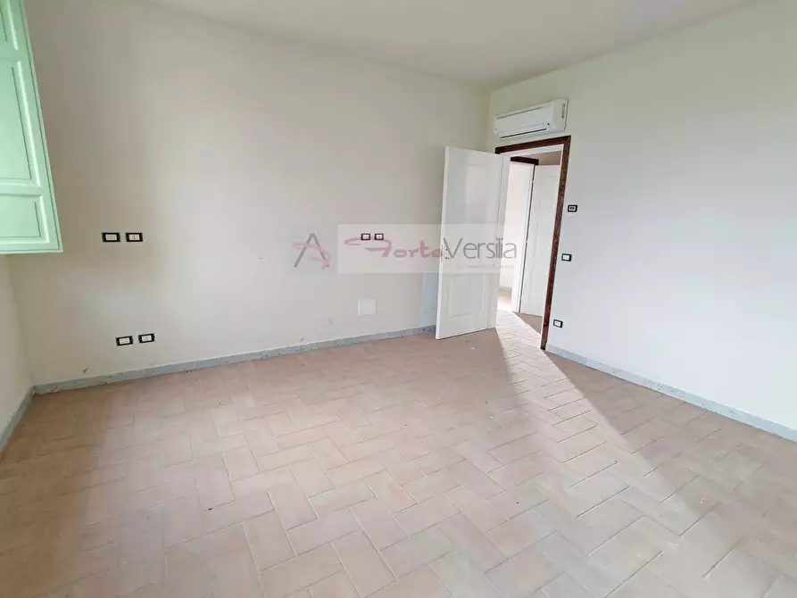 Immagine 14 di Villa in vendita  a Pietrasanta