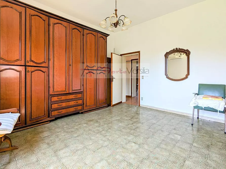 Immagine 22 di Villa in vendita  a Seravezza